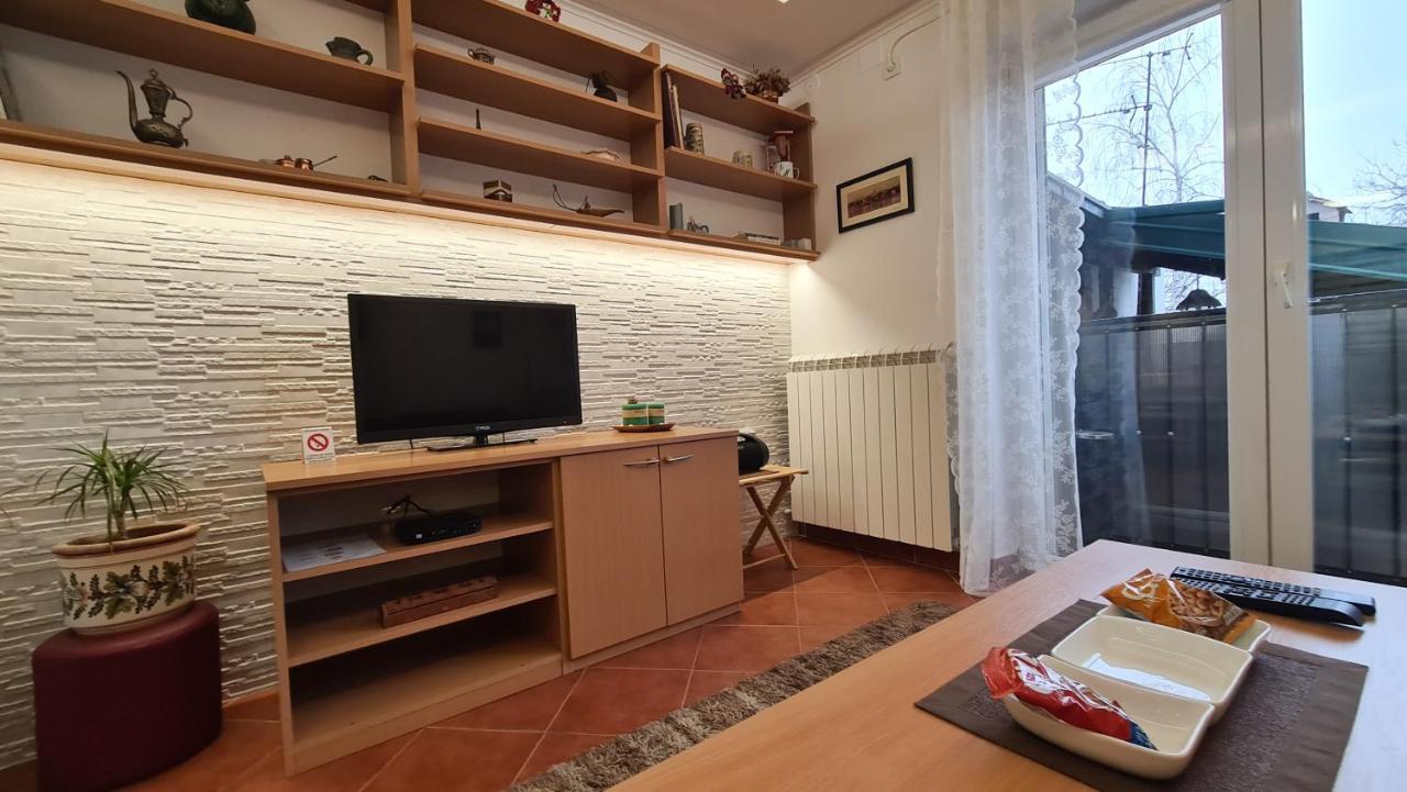Apartment Akacija Gardens ベオグラード エクステリア 写真