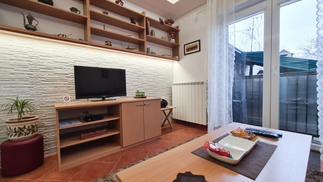 Apartment Akacija Gardens ベオグラード エクステリア 写真